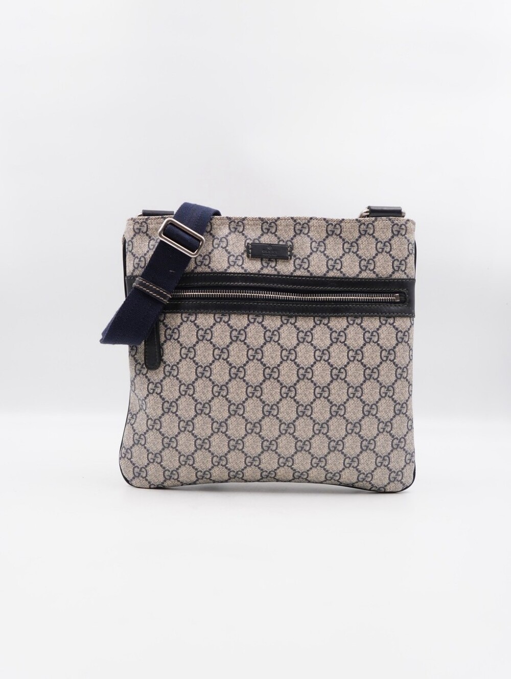 CP59 💟 GUCCI GG Supreme Monogram Flat Messenger Bag